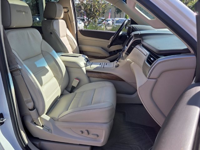 Used 2020 GMC Yukon XL Denali w/ Denali Premium Package RWD image 24