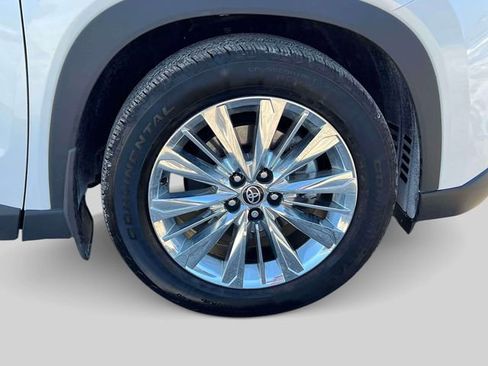 Certified 2025 Toyota Grand Highlander Platinum image 14