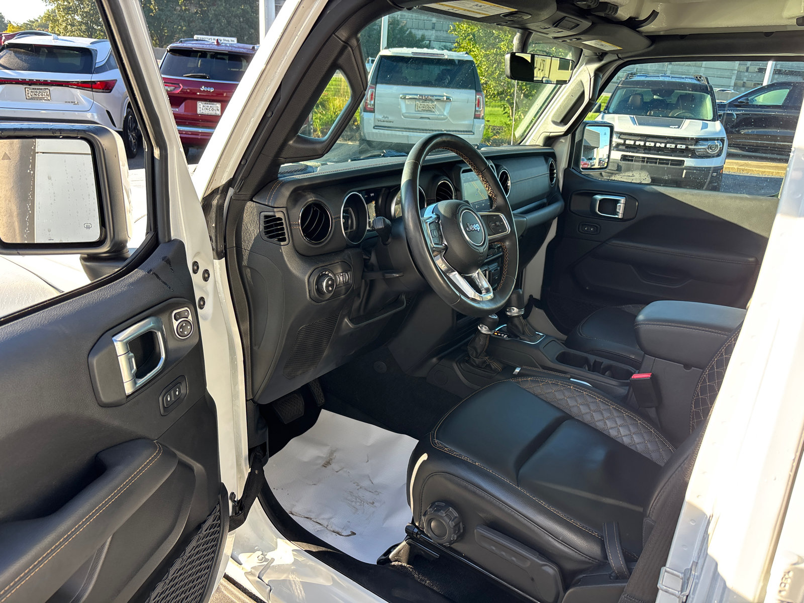 Used 2022 Jeep Gladiator Overland AWD/4WD image 23