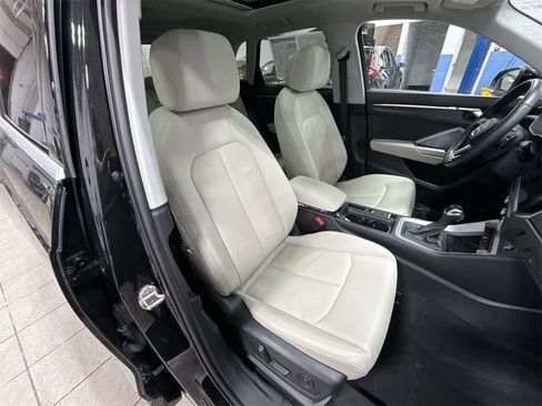 Used 2024 Audi Q3 2.0T Premium image 16
