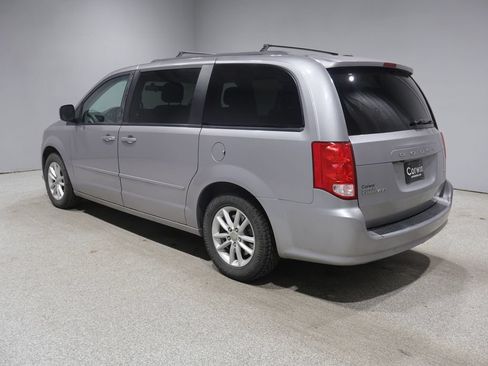 Used 2016 Dodge Grand Caravan SXT FWD image 4