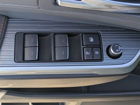 Used 2022 Toyota Sienna XSE image 20