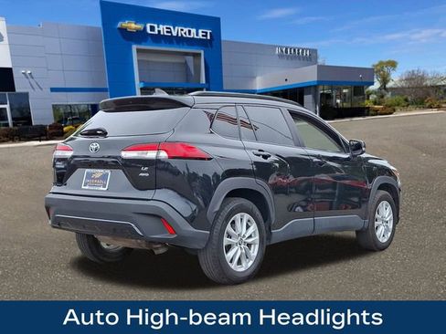 Used 2024 Toyota Corolla Cross LE image 9