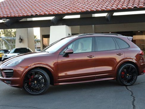 Used 2013 Porsche Cayenne GTS image 5