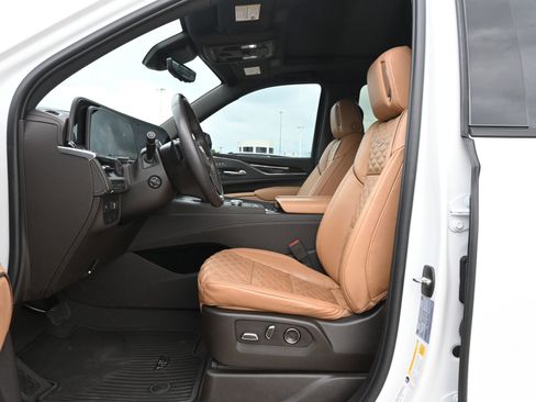 Certified 2024 Cadillac Escalade ESV Sport w/ LPO, ONYX Package AWD/4WD image 18