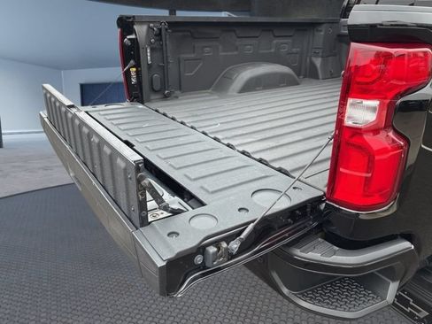 Used 2022 Chevrolet Silverado 2500 LTZ w/ LTZ Plus Package AWD/4WD image 33