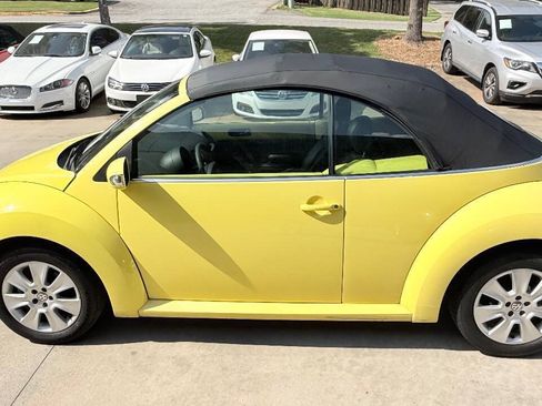 Used 2007 Volkswagen Beetle Convertible w/ Package 1 FWD image 49
