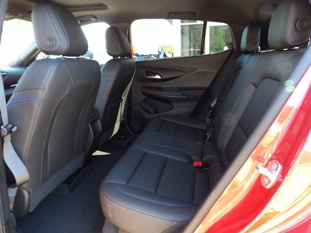 Used 2024 Buick Envista Sport Touring w/ Convenience I Package FWD image 32