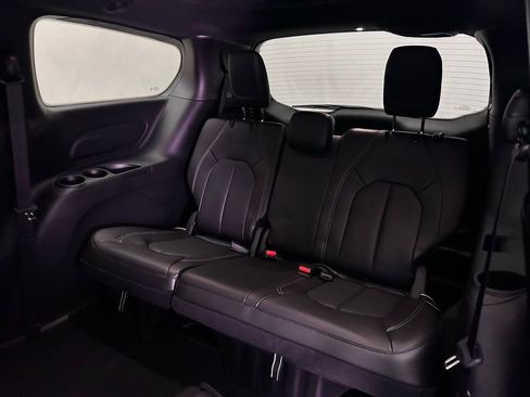 New 2026 Chrysler Pacifica Select image 20