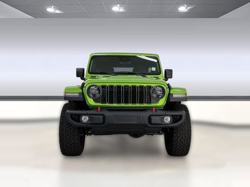 Used 2025 Jeep Wrangler Unlimited Rubicon AWD/4WD image 6