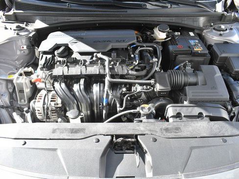 Used 2023 Hyundai Elantra SEL w/ Convenience Package image 29