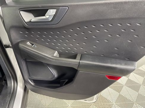 Used 2020 Ford Escape SEL image 30