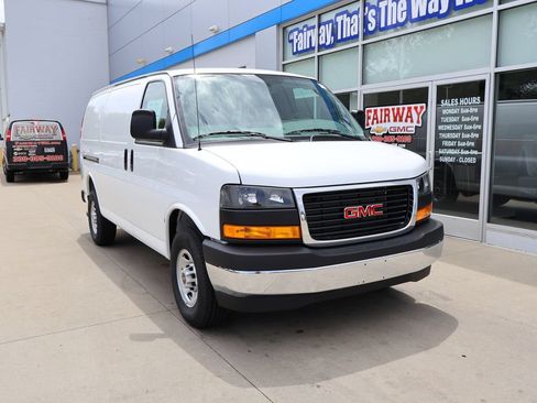 New 2026 GMC Savana 2500 w/ Enhanced Convenience Package RWD image 2
