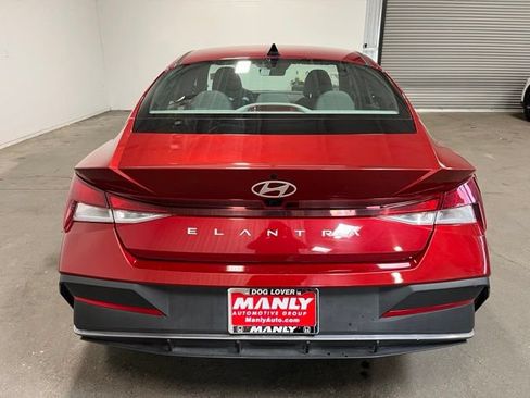 Used 2024 Hyundai Elantra SEL FWD image 4