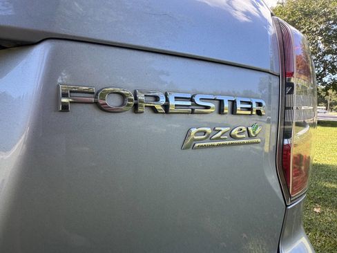 Used 2015 Subaru Forester 2.5i w/ Alloy Wheel Package image 23