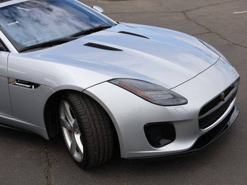 Used 2019 Jaguar F-TYPE R-Dynamic RWD image 10