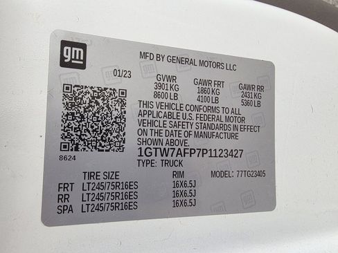 Used 2023 GMC Savana 2500 w/ Driver Convenience Package image 31