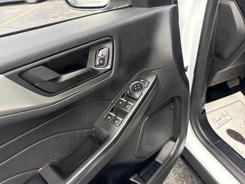 Used 2025 Ford Escape Active AWD/4WD image 14