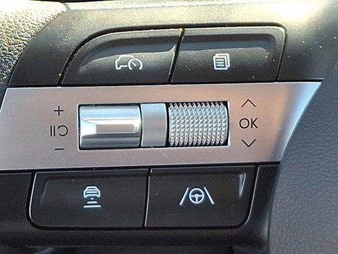 Used 2025 Hyundai Tucson SE image 21