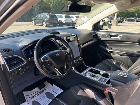 Used 2022 Ford Edge Titanium image 14