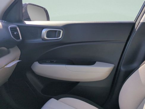 New 2026 Hyundai Venue SEL FWD image 31