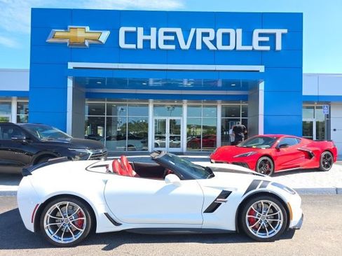 Used 2017 Chevrolet Corvette Grand Sport RWD image 2