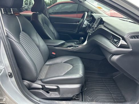 Used 2021 Toyota Camry SE FWD image 18