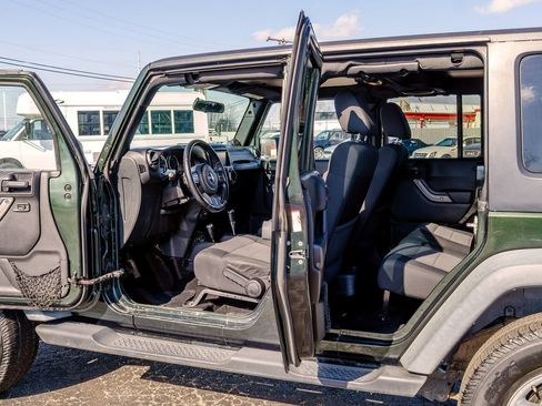 Used 2011 Jeep Wrangler Unlimited Sport image 7