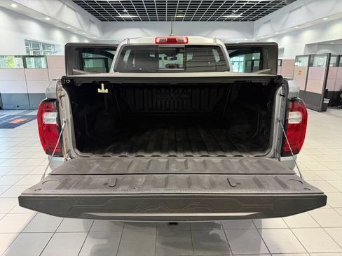 Used 2024 GMC Canyon AT4 w/ Technology Package AWD/4WD image 10
