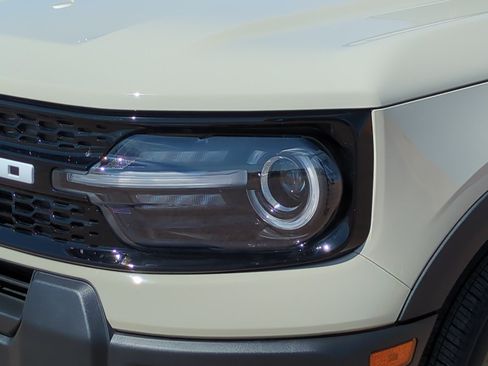 Used 2025 Ford Bronco Sport Outer Banks w/ Outer Banks Tech Package+ AWD/4WD image 11