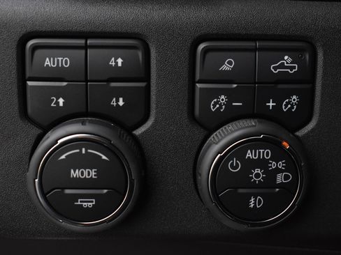 Used 2024 Chevrolet Silverado 1500 High Country w/ Technology Package image 28