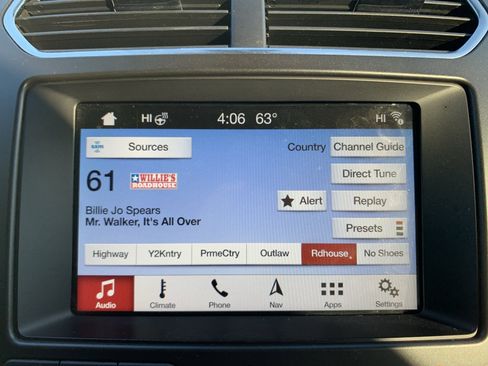 Used 2018 Ford Explorer Platinum image 23