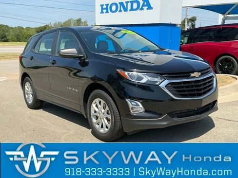Used 2020 Chevrolet Equinox LS FWD image 1