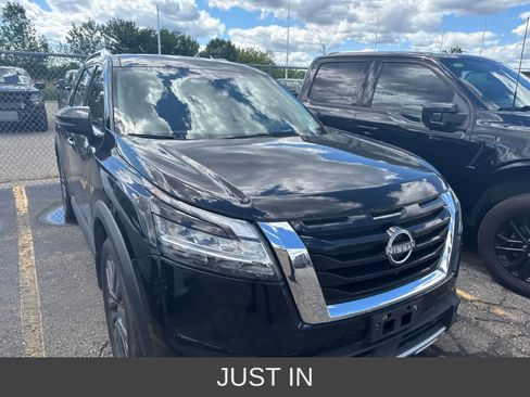Used 2022 Nissan Pathfinder SL AWD/4WD image 26