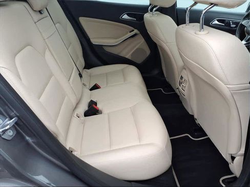 Used 2019 Mercedes-Benz GLA 250 4MATIC image 11