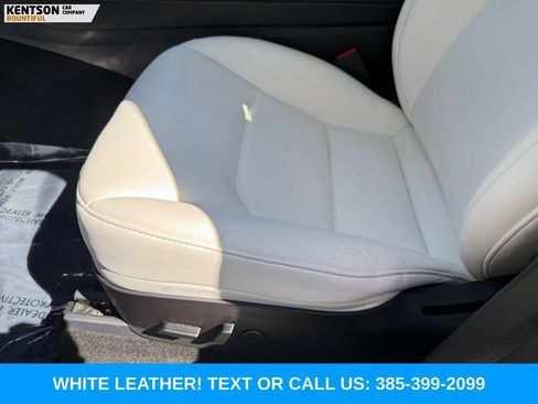 Used 2021 Tesla Model Y Long Range AWD/4WD image 25