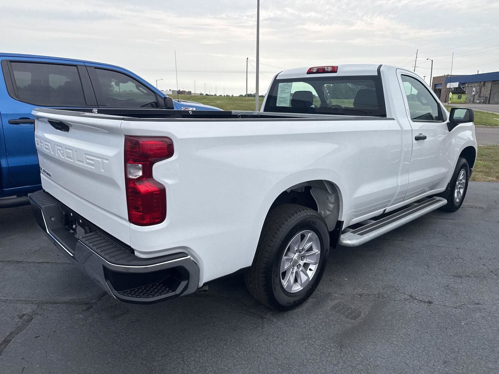 Used 2025 Chevrolet Silverado 1500 W/T RWD image 5