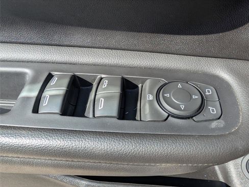 Used 2024 GMC Terrain SLT image 26