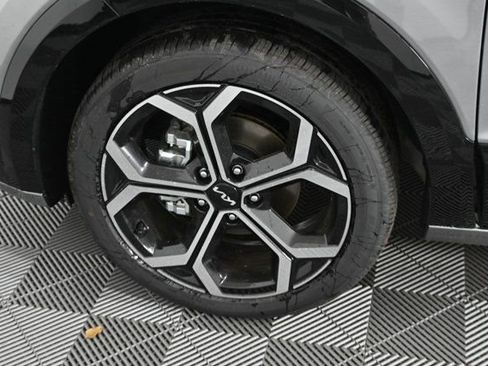 New 2025 Kia Niro EX Touring image 25