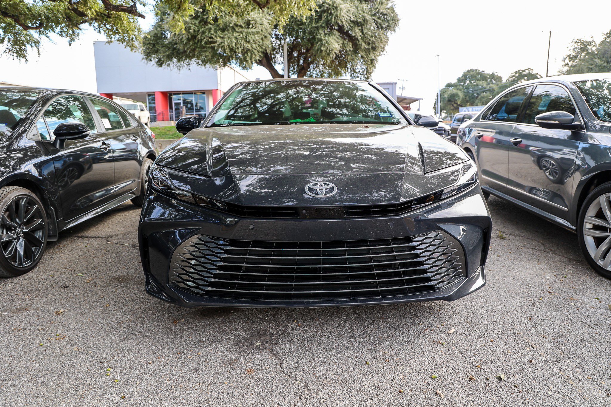 Used 2026 Toyota Camry XLE w/ Premium Plus Package AWD/4WD image 4