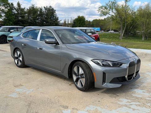 Used 2026 BMW i4 xDrive40i w/ Premium Package AWD/4WD image 3