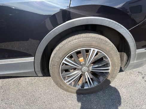 Used 2018 Volkswagen Tiguan SEL AWD/4WD image 4