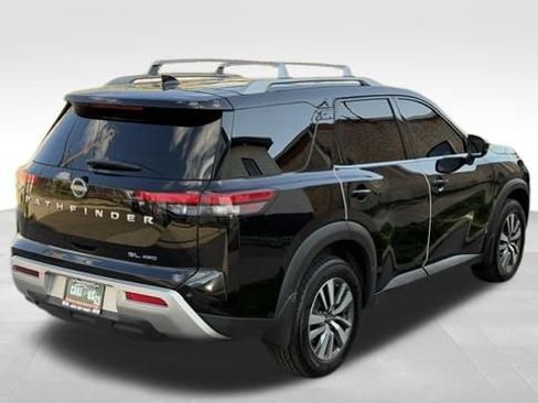 Used 2024 Nissan Pathfinder SL AWD/4WD image 6