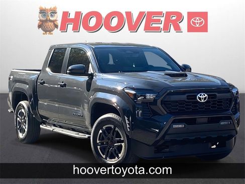 Used 2024 Toyota Tacoma TRD Sport image 1