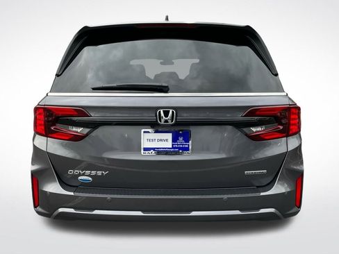 New 2026 Honda Odyssey Touring image 5