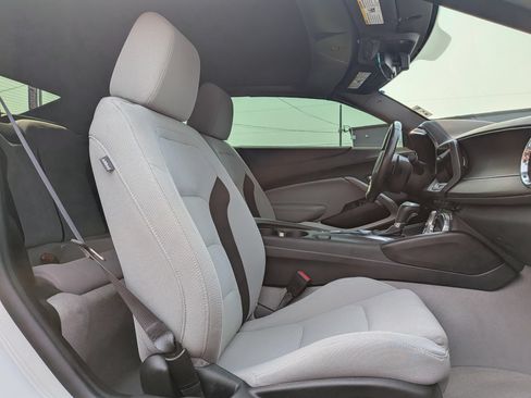 Used 2021 Chevrolet Camaro LT w/ Technology Package RWD image 6