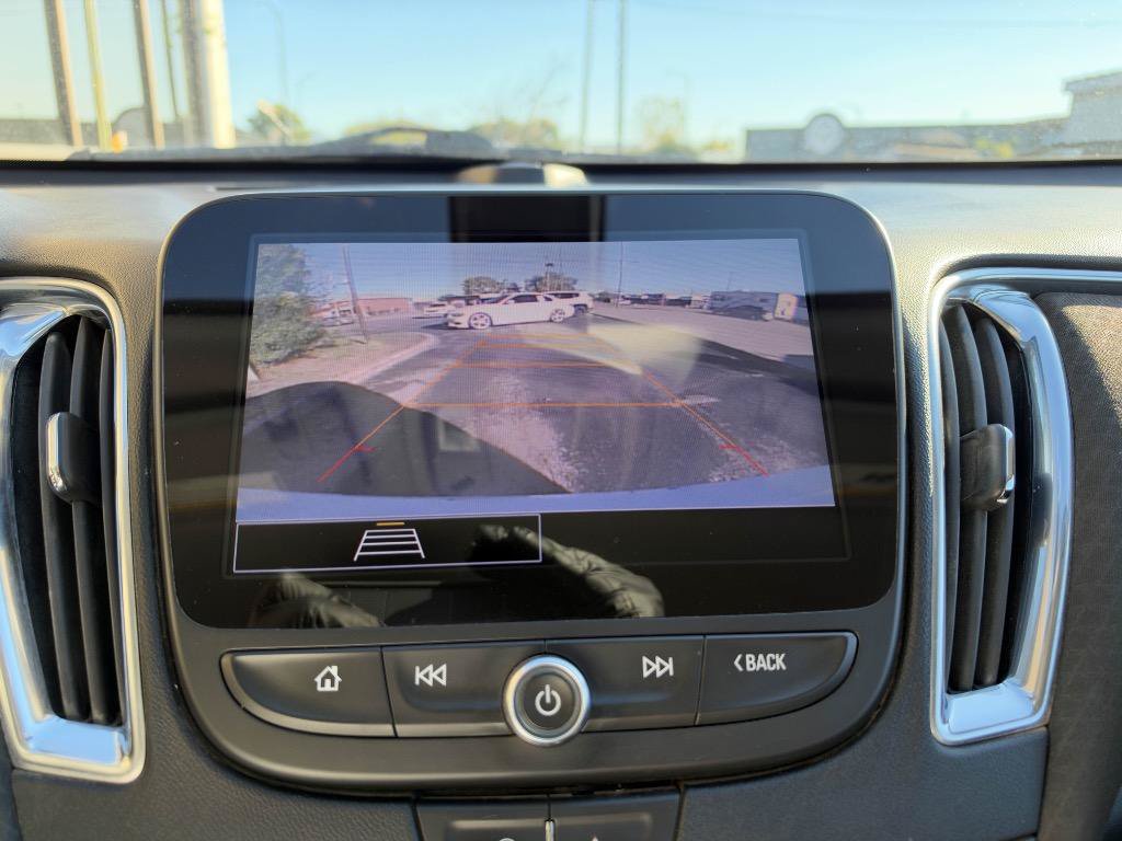 Used 2021 Chevrolet Malibu LT FWD image 12