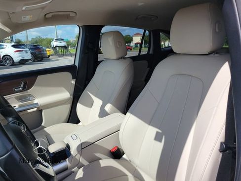 Used 2023 Mercedes-Benz GLA 250 w/ Premium Package image 22