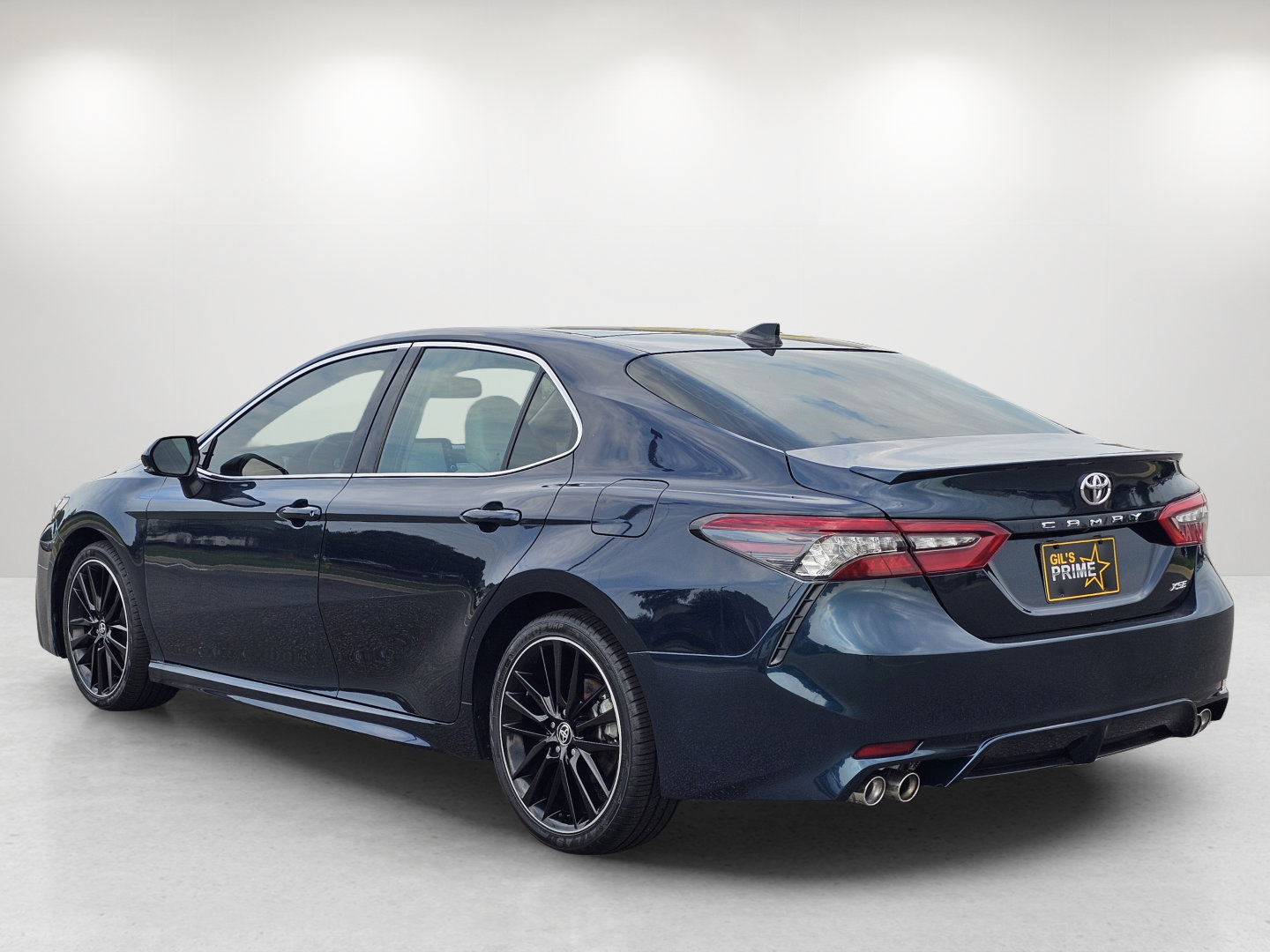 Used 2021 Toyota Camry XSE FWD image 7