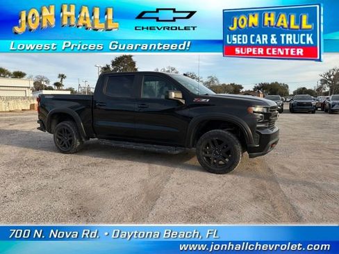 Used 2021 Chevrolet Silverado 1500 LT Trail Boss w/ Convenience Package II image 3